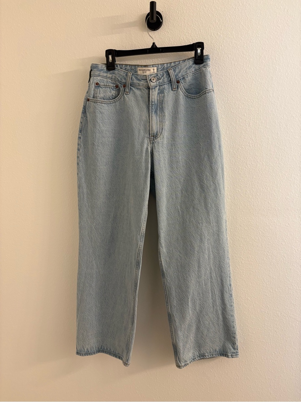 Abercrombie & Fitch Light Wash Wide-Leg Jeans | 6SHORT